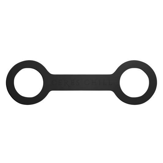 Black silicon handle for bottle attachment
